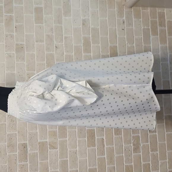 Chenault Women's White Short Sleeve Lightweight Blouse (Sz M) - Picture 4 of 11